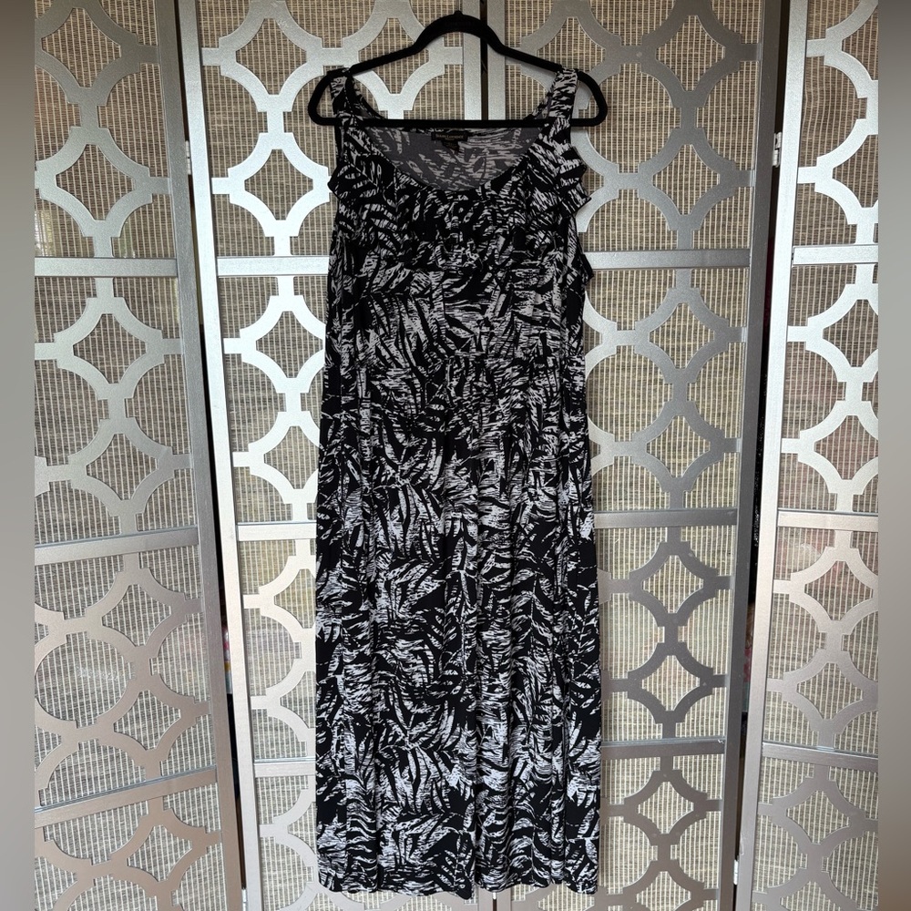 Susan Lawrence Women’s Black and White Dress